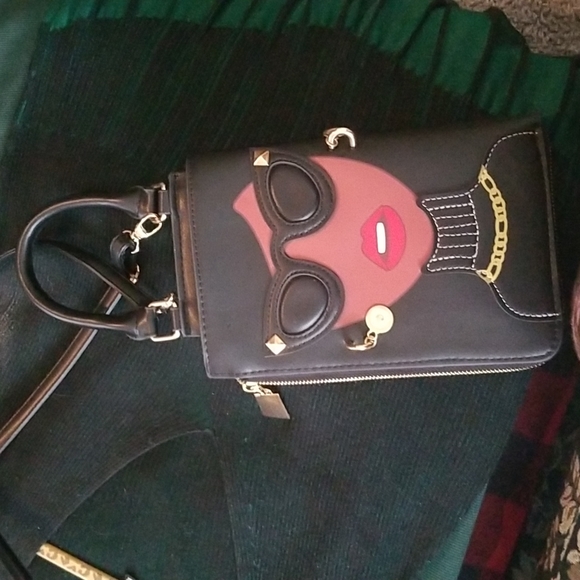 Fun adjustable cellphone mini bag. - Picture 4 of 5